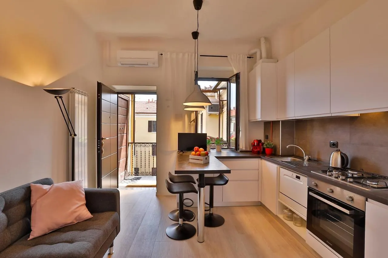 Fashion District - Top Floor Apartment Milan