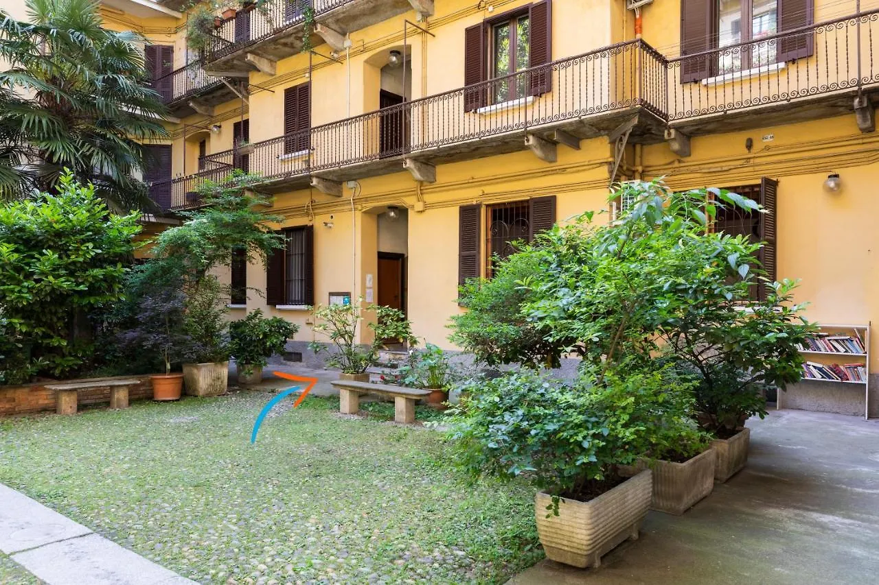 Fashion District - Top Floor Apartment Milan