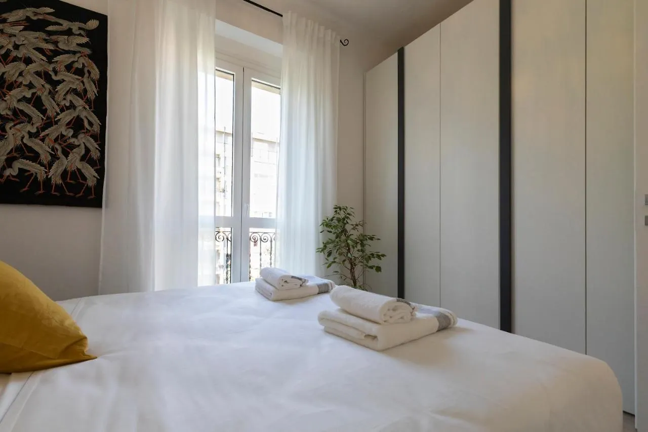 Fashion District - Top Floor Apartment Milan