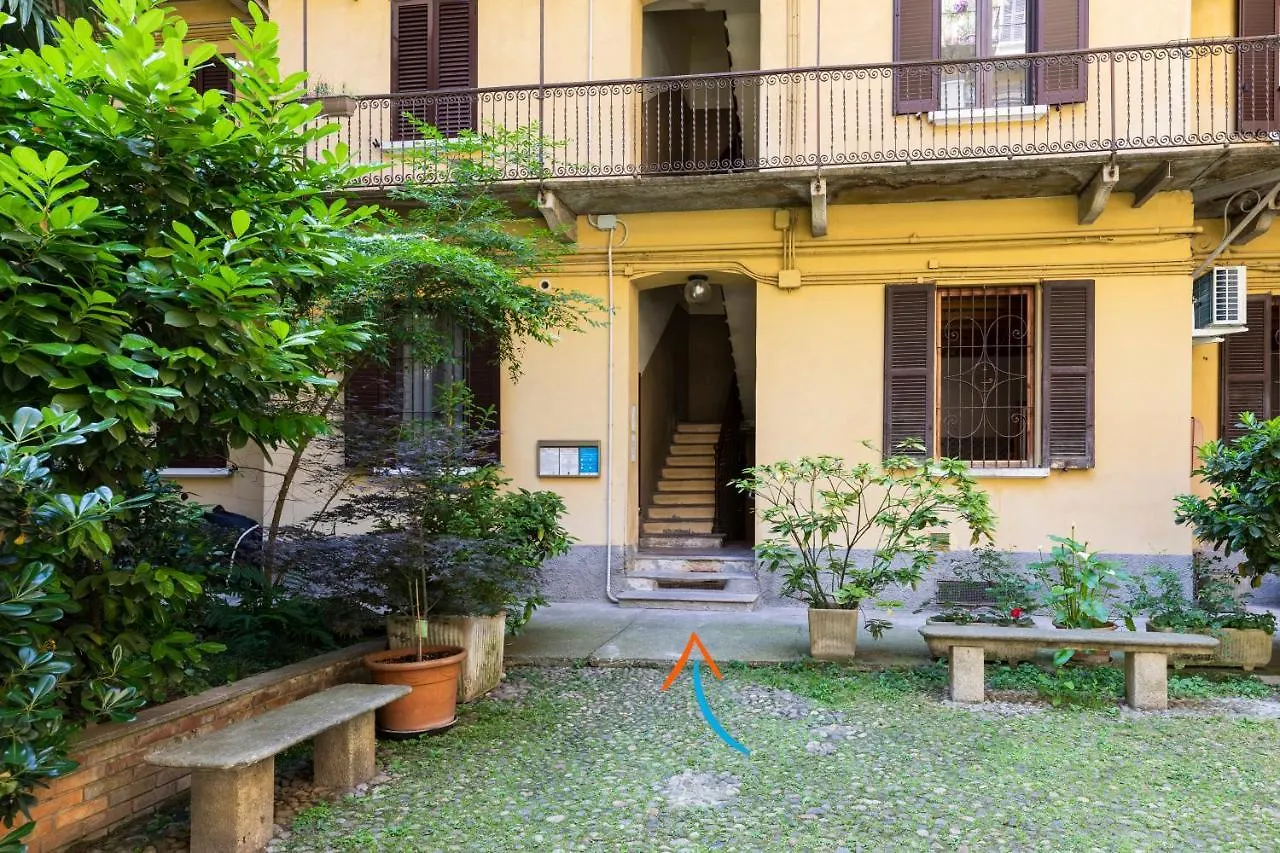 Fashion District - Top Floor Apartment Milan Italy